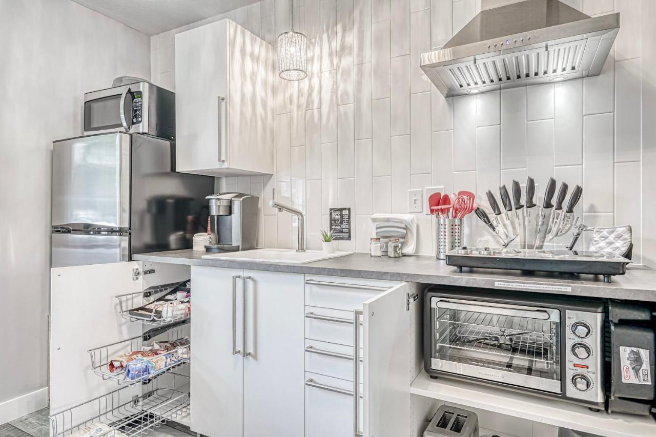 Lighthouse Kitchen Suites Near Auburn Waterloo I-69 Exit 334 Eksteriør billede